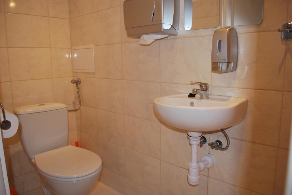 Aston Hostel *